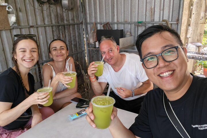 Ben Tre: Scooter, Culture, Sailboat and Mekong Food (Half Day)