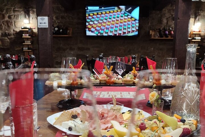 Bulgarian Wine & Traditional Food Tasting in Veliko Tarnovo