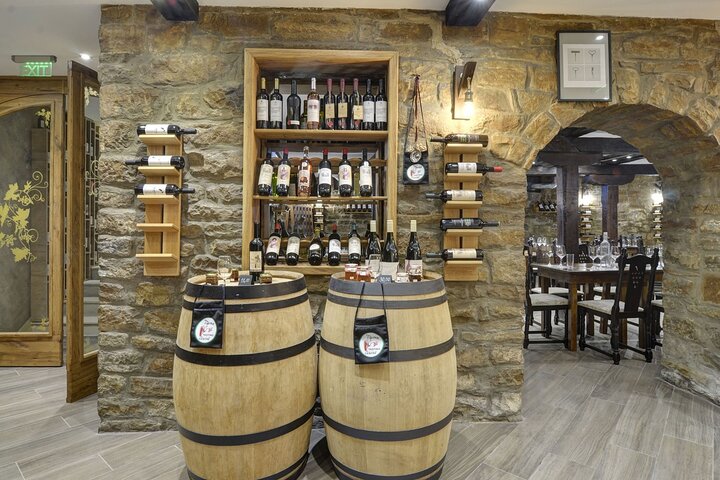 Bulgarian Wine & Traditional Food Tasting in Veliko Tarnovo