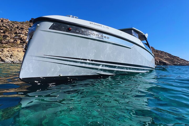 Luxury Private Boat Tour in Ios with the Saxdor 320