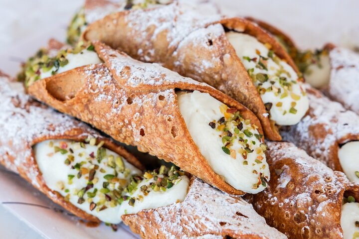 Messina: Sicilian Street Food Tour by Do Eat Better
