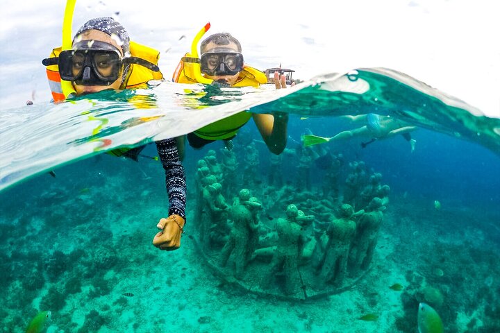 Gili Trawangan Snorkeling with Turtle, BBQ, and Beach Massage