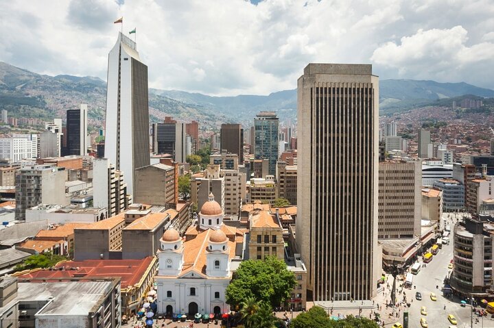 Medellin City Tour : history, culture and tradition