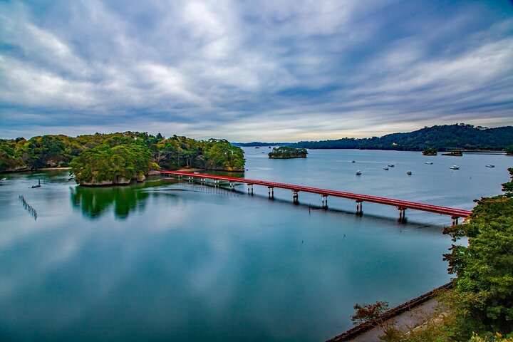 Matsushima: Scenic Bay Walk & Historic Temple Discovery
