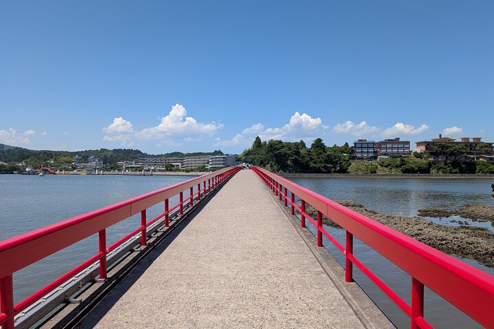 Matsushima: Scenic Bay Walk & Historic Temple Discovery