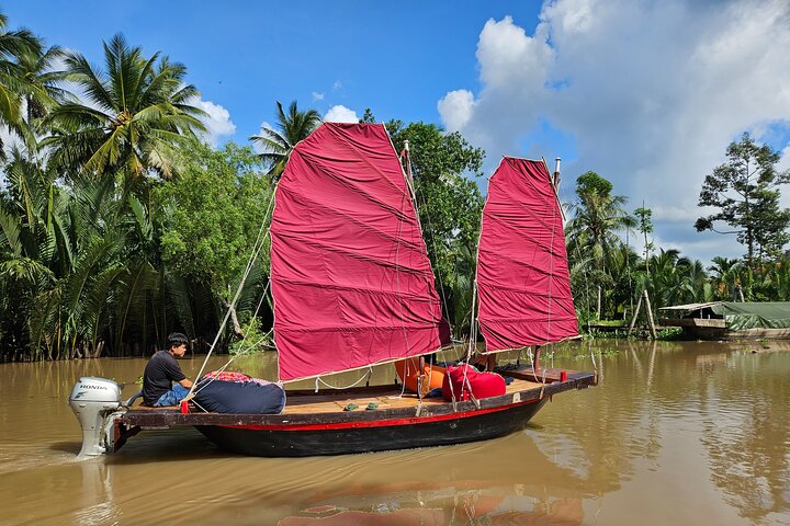 Ben Tre: Scooter, Culture, Sailboat and Mekong Food (Half Day)
