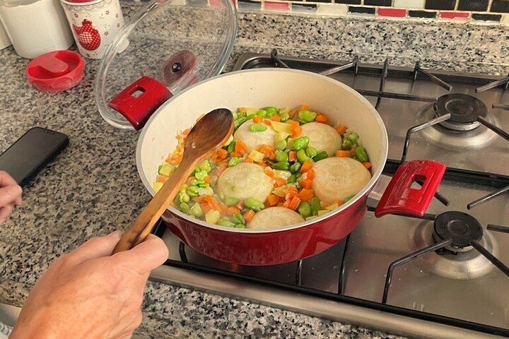 Authentic Home Cooking Class in Gaziantep with Local Family