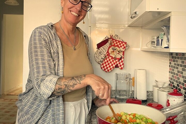 Authentic Home Cooking Class in Gaziantep with Local Family