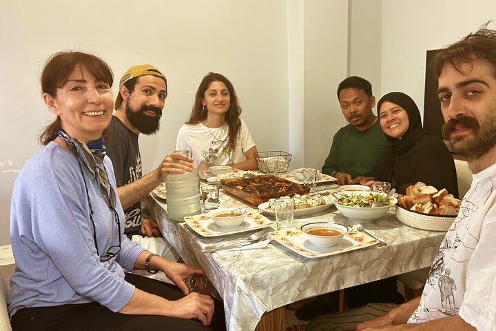 Authentic Home Cooking Class in Gaziantep with Local Family