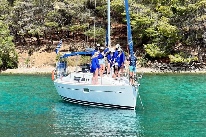 Nafplio Private Sailing Half-Day Cruise with Local Snacks