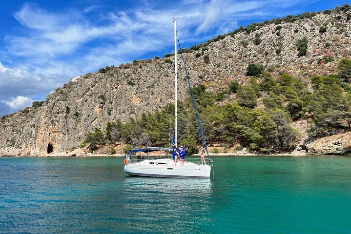 Nafplio Private Sailing Half-Day Cruise with Local Snacks