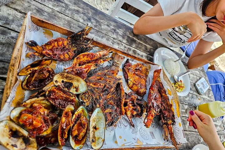 Gili Trawangan Snorkeling with Turtle, BBQ, and Beach Massage