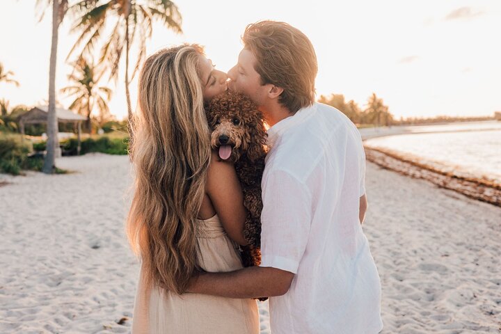 Private Vacation Photoshoot with Photographer in Virginia Beach