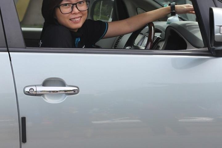 °Sit Back & Relax - Malacca to Singapore MPV Transfer