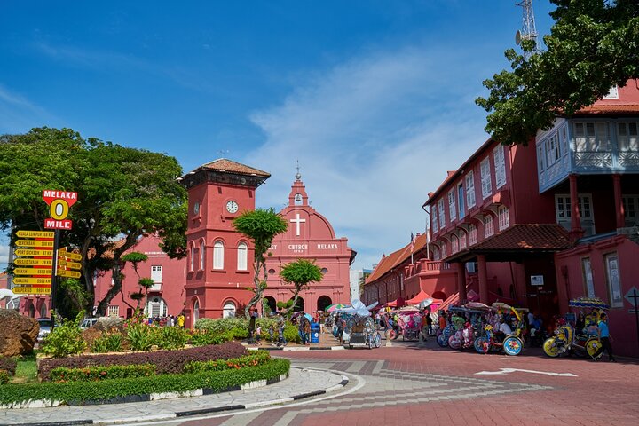°Sit Back & Relax - Malacca to Singapore MPV Transfer