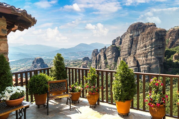 Meteora: Monasteries Tour with Lunch and Athens Transfer Option