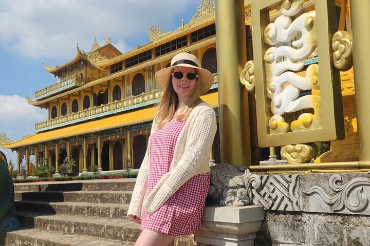 WAR TOUR to MY LAI MASSACRE & KY ANH TUNNELS & GOLDEN PAGODA