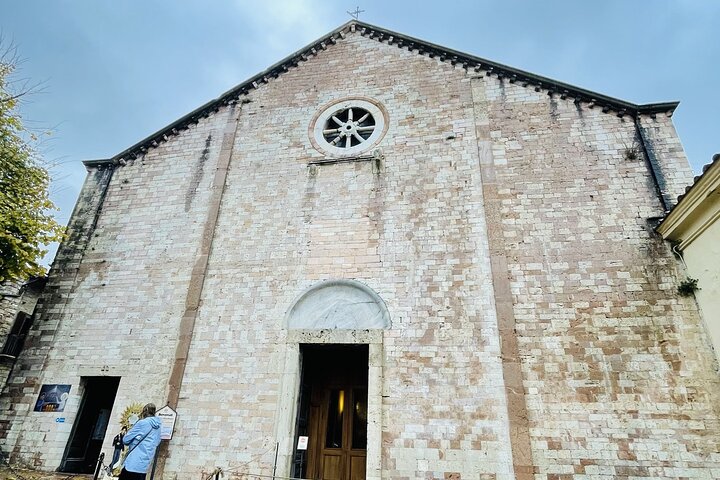 Assisi: Three Saints, St Carlo, Francis & Clare Walking Tour