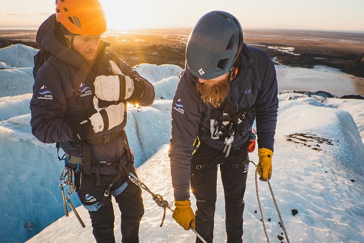 Glacier Xtreme: Vatnajökull Ice Climbing + Hike from Skaftafell