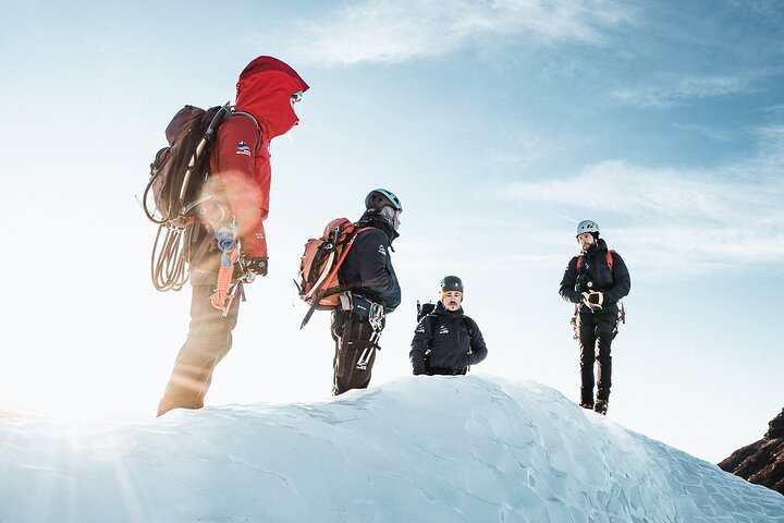 Glacier Xtreme: Vatnajökull Ice Climbing + Hike from Skaftafell
