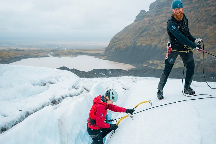 Glacier Xtreme: Vatnajökull Ice Climbing + Hike from Skaftafell