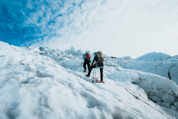 Glacier Xtreme: Vatnajökull Ice Climbing + Hike from Skaftafell