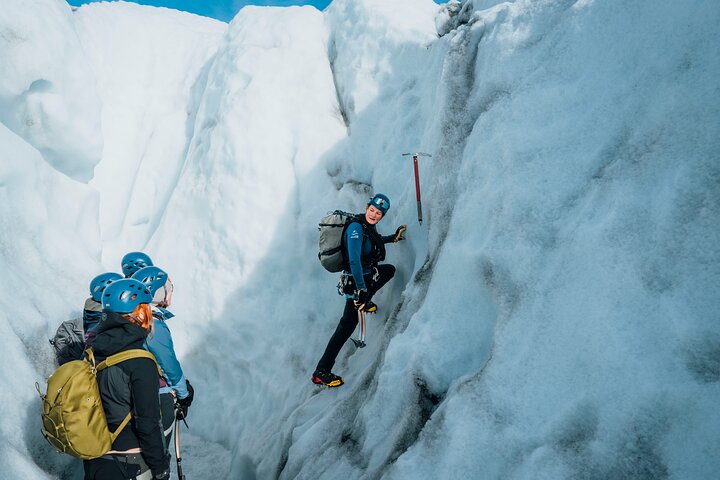 Glacier Xtreme: Vatnajökull Ice Climbing + Hike from Skaftafell