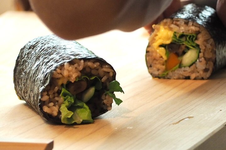 Vegan Sushi Class in Tokyo–6 Kinds, Cultural Story & Full Meal