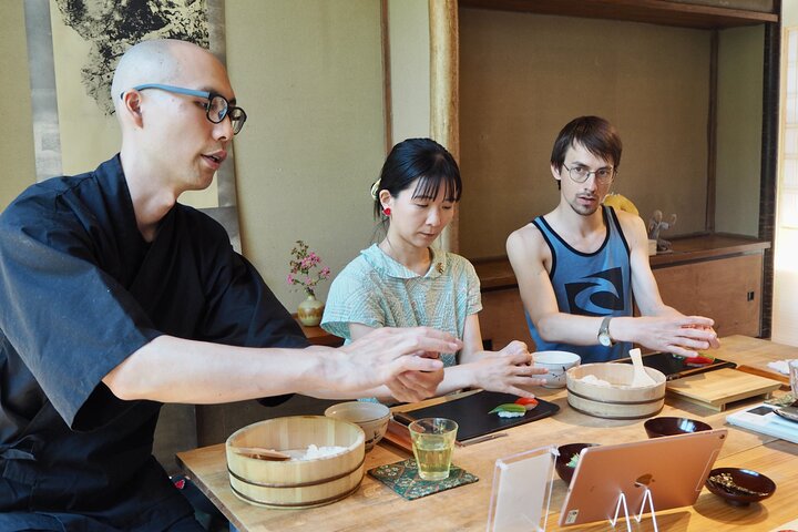 Vegan Sushi Class in Tokyo–6 Kinds, Cultural Story & Full Meal