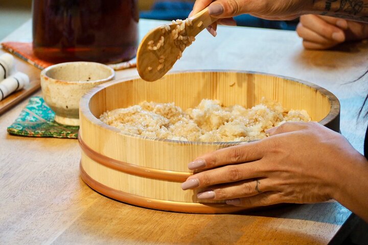 Vegan Sushi Class in Tokyo–6 Kinds, Cultural Story & Full Meal