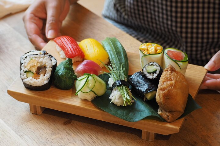Vegan Sushi Class in Tokyo–6 Kinds, Cultural Story & Full Meal