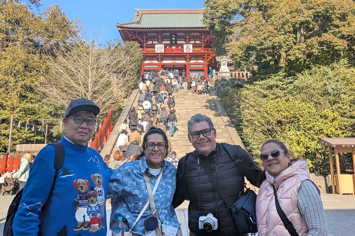 Kamakura Private Custom Tour: Great Buddha, Temples & Coast
