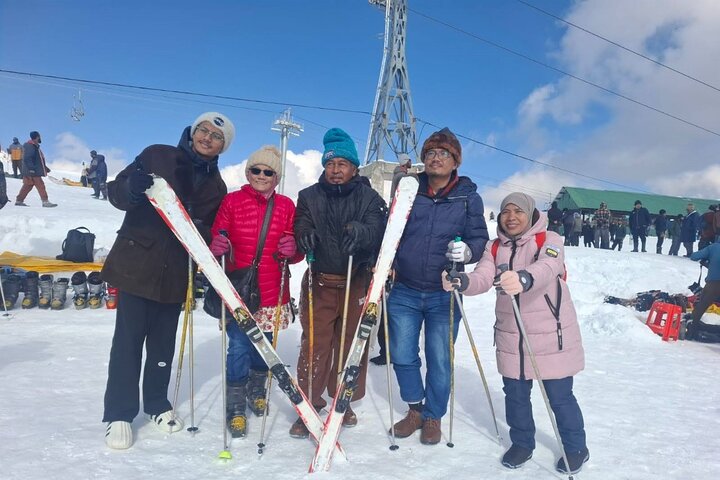 Gulmarg Day Trip in Kashmir from Srinagar with Pvt Car & Guide