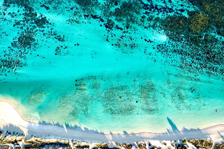 Private Shore Tour: Scenic Flight Over Ningaloo Reef & Transfer