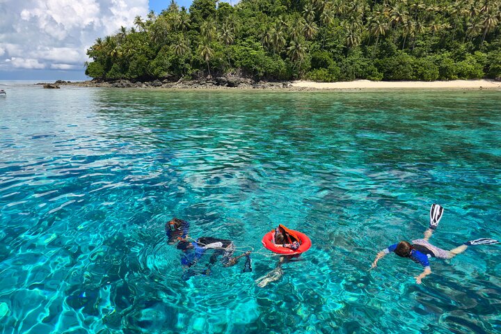 Island Hopping, Hike & Snorkel Semporna Tun Sakaran Marine Park