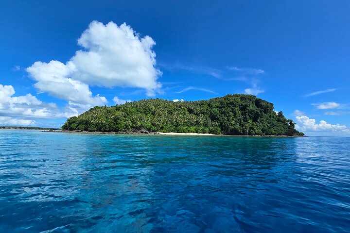 Island Hopping, Hike & Snorkel Semporna Tun Sakaran Marine Park