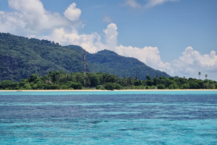 Island Hopping, Hike & Snorkel Semporna Tun Sakaran Marine Park