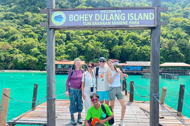 Island Hopping, Hike & Snorkel Semporna Tun Sakaran Marine Park