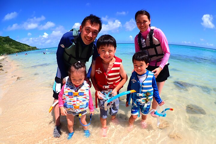 Cheap Miyakojima (Clear SUP & Sea Turtle Snorkel) No extra charge | Full refund guarantee | Free rentals and photos | 1 year old - OK!