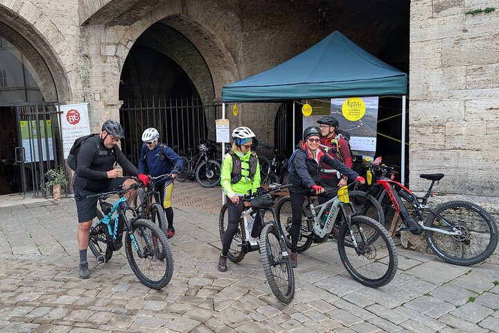 In the Footsteps of Francesco E Bike Tour from Perugia to Assisi