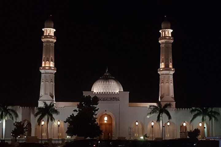 West Salalah Tour - Caribbean of Orient - Fazayah Beach with City