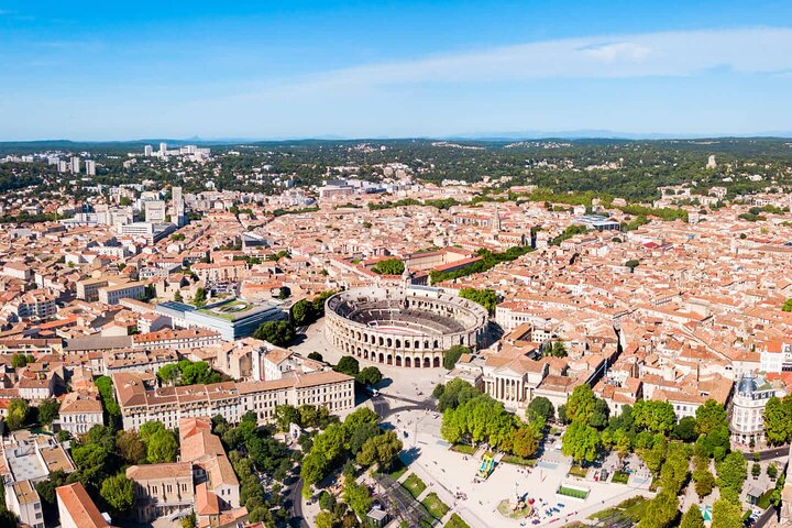 Hello Nîmes: Private 2-Hour Intro City Walk with Local Guide