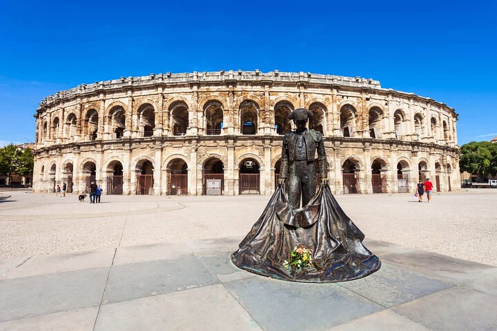 Hello Nîmes: Private 2-Hour Intro City Walk with Local Guide
