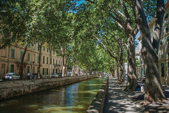 Hello Nîmes: Private 2-Hour Intro City Walk with Local Guide