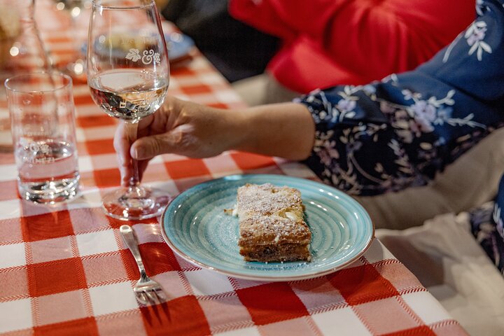 Countryside Half-day Gastro-Wine Tour from Budapest Meal & pickup