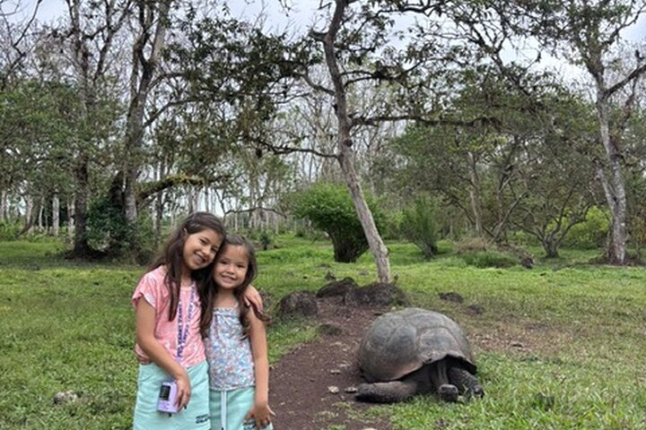 Santa Cruz Highlands Tour with Tortoise and Lava Tunnels