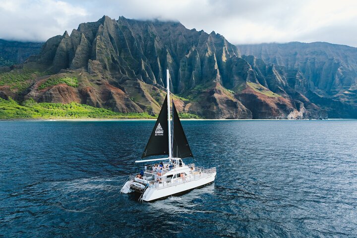 Kauai: Deluxe Na Pali Snorkel Cruise aboard Lucky Lady