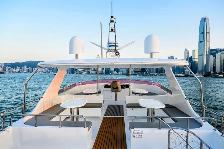 STARLIGHT: Victoria Harbour Night Yacht Tour