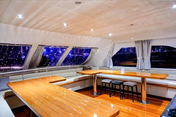 STARLIGHT: Victoria Harbour Night Yacht Tour