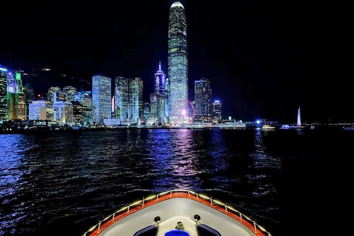 STARLIGHT: Victoria Harbour Night Yacht Tour